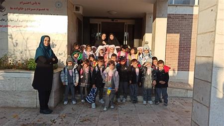 بازدید کودکان از کتابخانه