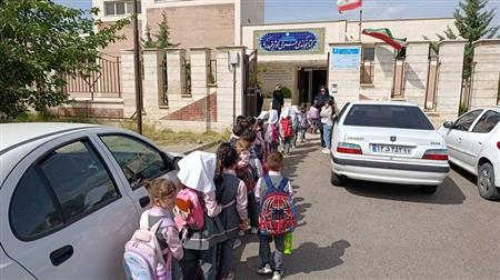 بازدید کودکان از کتابخانه