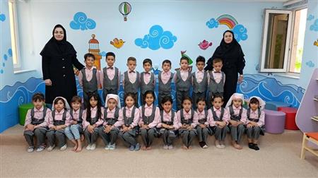 اجرای سرود توسط کودکان